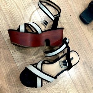 Sandal platforms